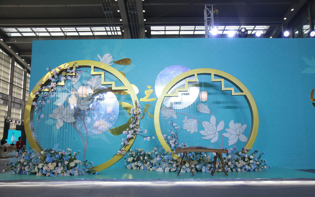 珠寶和光影相遇的2019周六福時(shí)尚峰會(huì)盡顯蒂芙尼藍(lán)色調(diào) - 第13張 - 會(huì)展活動(dòng)策劃CCASY.COM 珠寶和光影相遇的2019周六福時(shí)尚峰會(huì)盡顯蒂芙尼藍(lán)色調(diào) - 第13張