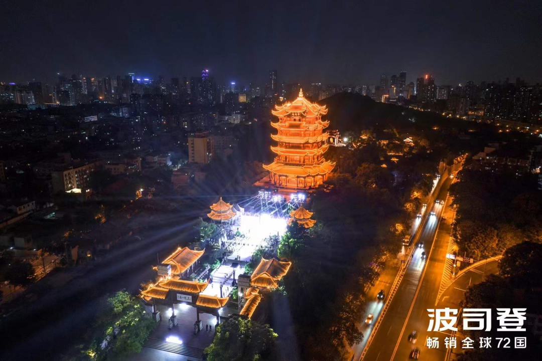 波司登黃鶴樓大秀活動(dòng)策劃恰如其分地呈現(xiàn)了起文化底蘊(yùn) - 第8張 - 會(huì)展活動(dòng)策劃CCASY.COM 波司登黃鶴樓大秀活動(dòng)策劃恰如其分地呈現(xiàn)了起文化底蘊(yùn) - 第8張