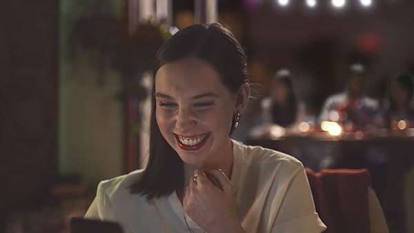 愛爾蘭沃達(dá)豐2019圣誕節(jié)廣告-冬泳傳統(tǒng)