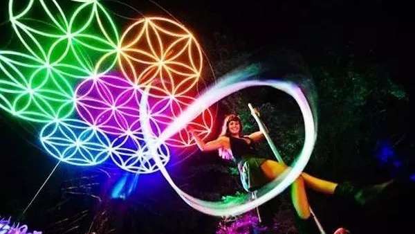 年底主題燈光節(jié)不夠賞析？瞅瞅這些燈光藝術(shù)裝置吧，眼前一亮是真的