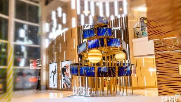 當圣誕商場美陳被打造成太空發(fā)射站時，霸屏票圈就靠TA了