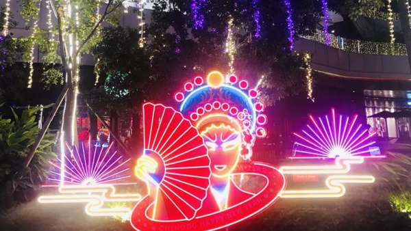 搖滾夜燈光秀，盡顯青年引力場的獨(dú)特魅力｜玩轉(zhuǎn)我的潮姿態(tài)