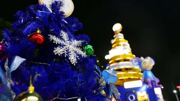 百架無人機助陣圣誕商場美陳亮燈儀式，星光熠熠