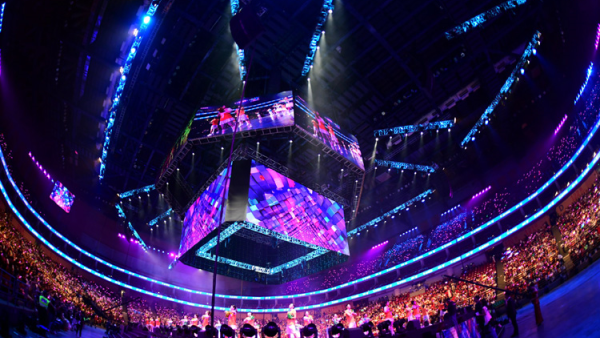 年會慶典活動群英薈萃，舞美設(shè)計如同明星演唱會般震撼