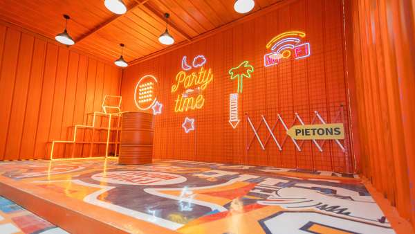 這個快閃店活動有點(diǎn)“好·色”，硬核集裝箱秀出時尚大片風(fēng)｜玩轉(zhuǎn)我的潮姿態(tài)