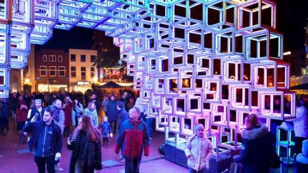 冬日的燈光秀活動策劃，點(diǎn)亮了城市更暖了心里