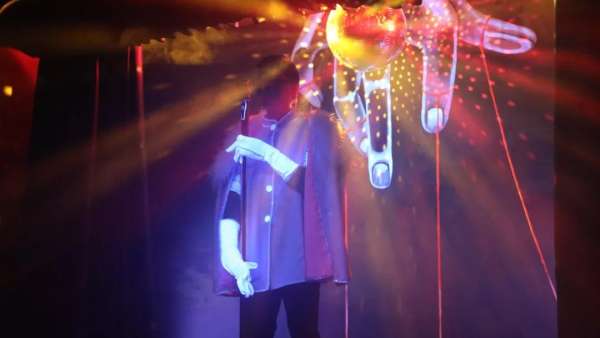 火爆的沉浸式戲劇活動策劃從劇情、道具到音樂燈光，謹慎而講究