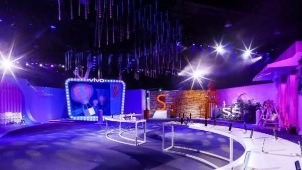 新品發(fā)布會活動是“S+菱形+S5漸變色”共同編織的一場時尚聚會