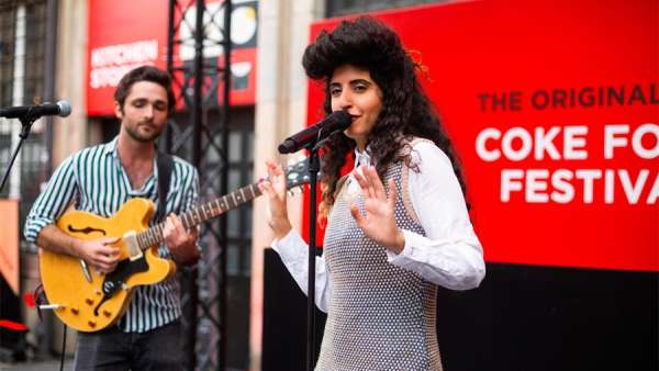 可口可樂以美食快閃店活動策劃開場，用最燃音樂和美食點亮活動氛圍