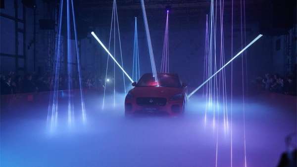 捷豹這次的新品發(fā)布會活動策劃，用驚訝已經不足以表達觀眾的感受了