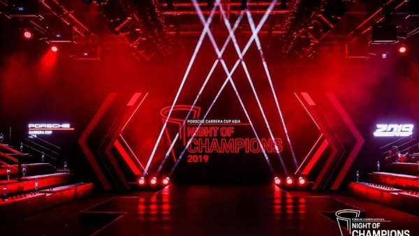 卡雷拉杯收官晚會(huì)活動(dòng)現(xiàn)場(chǎng)驚現(xiàn)一隊(duì)暴風(fēng)兵，共同見證榮耀加冕