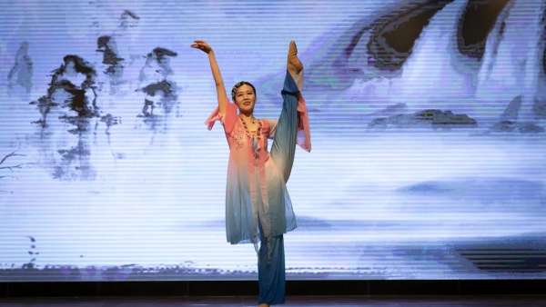 向未來(lái)共奮進(jìn)，這樣的年會(huì)活動(dòng)策劃博物館特色更出彩