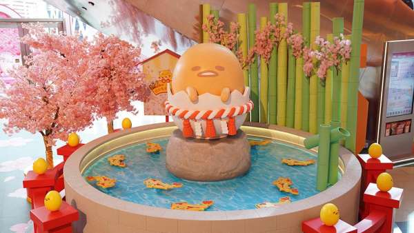 蛋黃君這身新春展覽活動裝飾喜慶極了，10英尺高巨型充氣模型齊添福