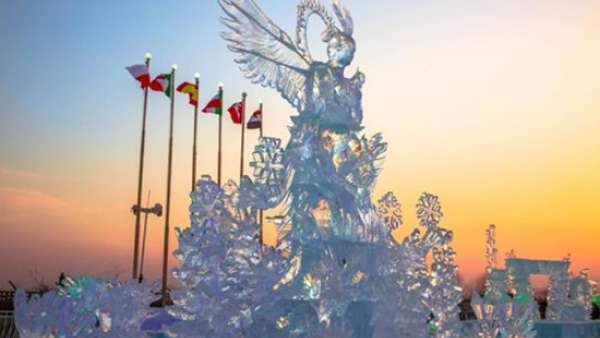 冬天就要去看這樣一場(chǎng)冰雕展覽活動(dòng)，體驗(yàn)現(xiàn)實(shí)版的“冰雪奇緣”