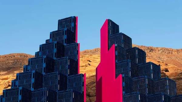 沙漠新綠洲的展覽活動匯集了以14位藝術家的互動裝置為特色，超贊