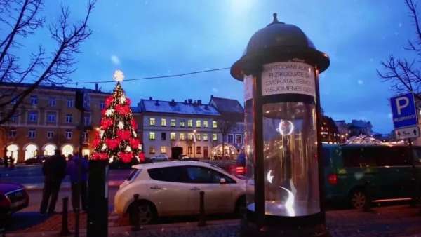 西班牙的這家氣泡酒在市街頭的這個快閃店活動竟然還會魔法，神奇