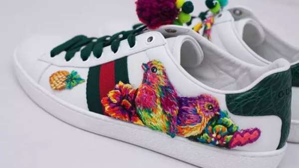 南非設(shè)計(jì)師的作品展覽活動驚呆了小伙伴，“繪畫”方式用的竟是刺激