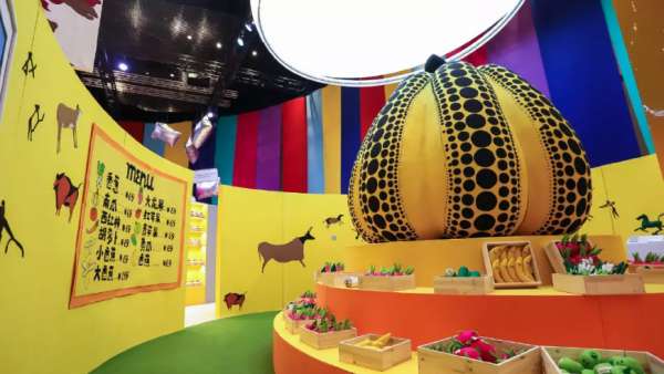 瘋狂藝術超市快閃店展覽活動把保鮮問題解決了，重點是很粉嫩哦