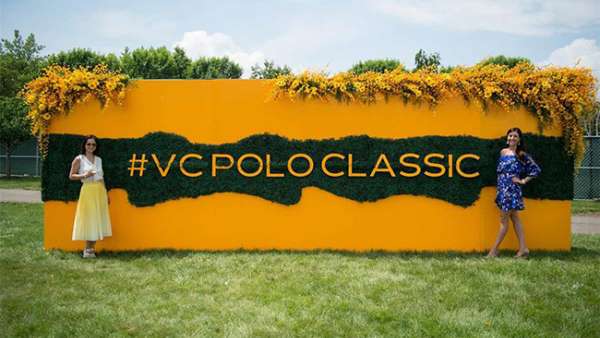 紐約市最熱門的社交活動(dòng)當(dāng)屬凱歌這場(chǎng)奢侈的馬球經(jīng)典盛會(huì)了