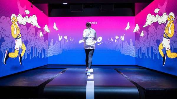 芝加哥快閃店活動策劃了一個多彩的卡通仙境，在這里跑步可美了