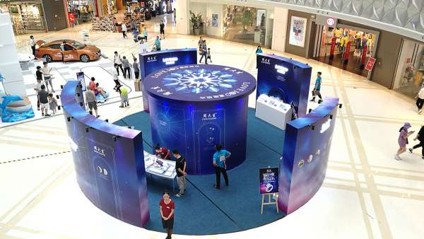 珠寶快閃店活動(dòng)也是新意百出，互動(dòng)沉浸式體驗(yàn)強(qiáng)化了產(chǎn)品魅力與價(jià)值