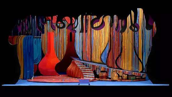 銅版畫藝術(shù)風(fēng)格的活動(dòng)舞美設(shè)計(jì)你見過(guò)嗎？他玩味得很起勁