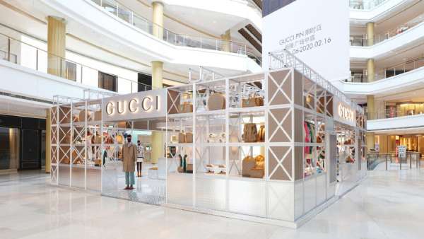 TA用快閃店活動(dòng)的形式，并結(jié)合沉浸式數(shù)字互動(dòng)打造了全新購物體驗(yàn)