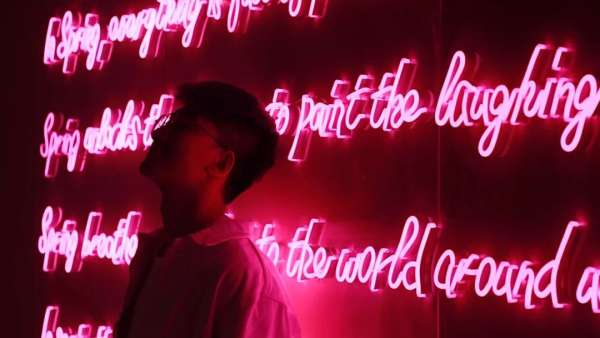 跟隨5位藝術家的會展活動里的沉浸式場景，退回到最美好的校園時光