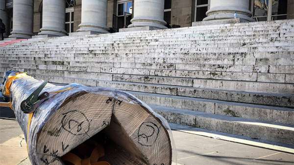 烹飪界的奧斯卡頒獎(jiǎng)典禮活動(dòng)現(xiàn)場(chǎng)策劃的市集廣場(chǎng)裝置，布谷鳥(niǎo)鐘很震撼