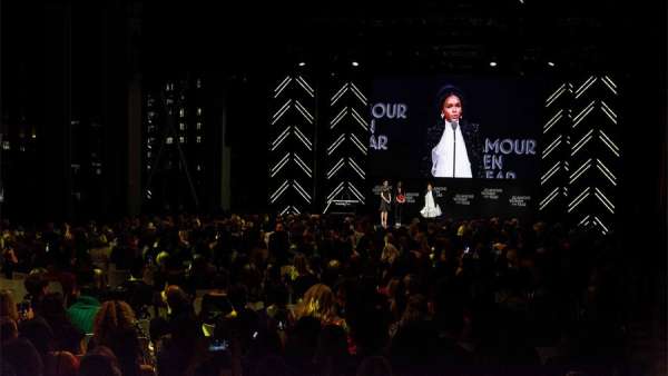 當(dāng)峰會(huì)活動(dòng)與頒獎(jiǎng)典禮活動(dòng)結(jié)合后，媒體流量蹭蹭蹭上漲了