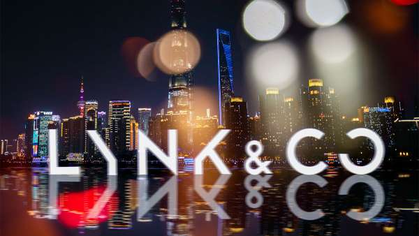 夜間風(fēng)格的汽車快閃店展覽活動(dòng)更像一個(gè)沉浸式美學(xué)體院劇場(chǎng)