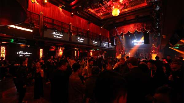 跨界新時(shí)尚，潮流快閃式發(fā)布會活動為高級時(shí)裝圈注入新靈感