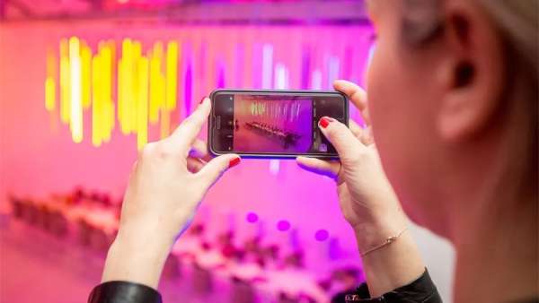 女神節(jié)的推廣活動(dòng)策劃現(xiàn)場(chǎng)辨識(shí)度超高，DIY水果沙拉課程更是亮點(diǎn)