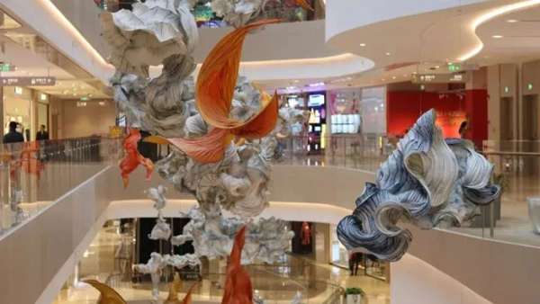 純亞麻制成的商場藝術展覽活動裝置牽引起了自然和人文的形態(tài)
