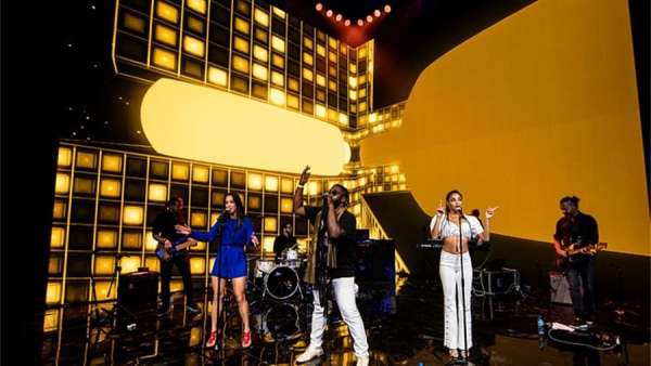 物流中心開業(yè)慶典活動(dòng)營(yíng)造的巨大空間感形象地展示了其功能性