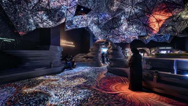 又一場酷炫的藝術(shù)展覽活動讓我們感受了不一樣的沉浸式藝術(shù)體驗