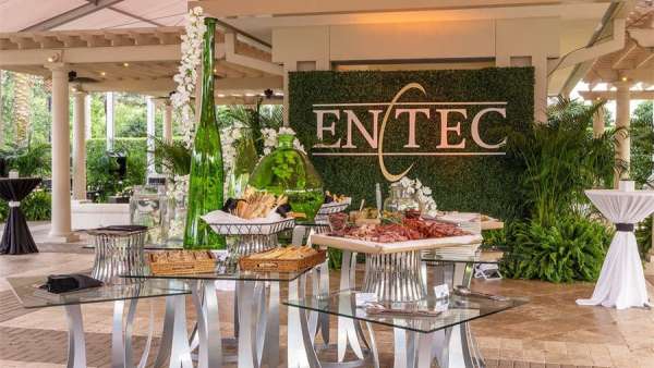 秘密花園晚宴派對活動就請縱情揮舞，期待再赴非凡浪漫仙境