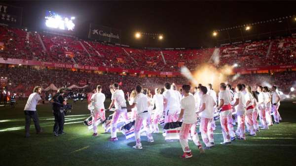 冠軍球隊?wèi)c典活動派對就該這般空前和充滿驚喜的視聽奇觀