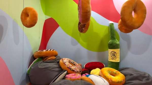 這樣的吐槽主題展覽活動(dòng)處處戳心，一起卸下壓力扔掉包袱吧