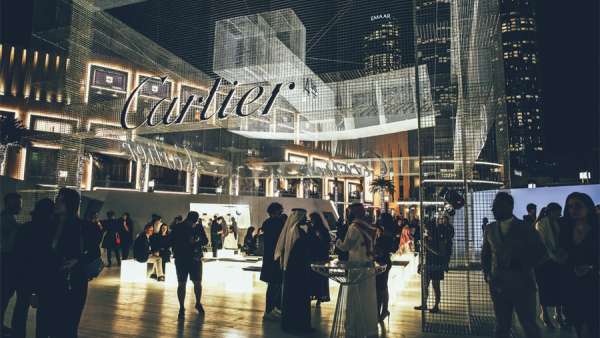 水上的這場派對活動策劃果斷彰顯了品牌方高貴奢華的格調(diào)