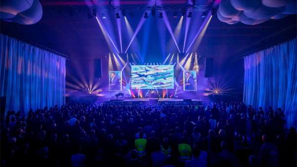 百年周年慶典活動(dòng)策劃，荷航在機(jī)庫(kù)里的體驗(yàn)活動(dòng)水準(zhǔn)真高