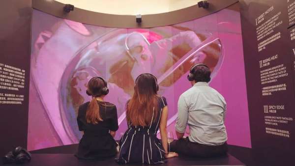 不同的創(chuàng)意視角和感官體驗(yàn)，這個(gè)藝術(shù)快閃展覽活動(dòng)詮釋了七重品鑒體驗(yàn)