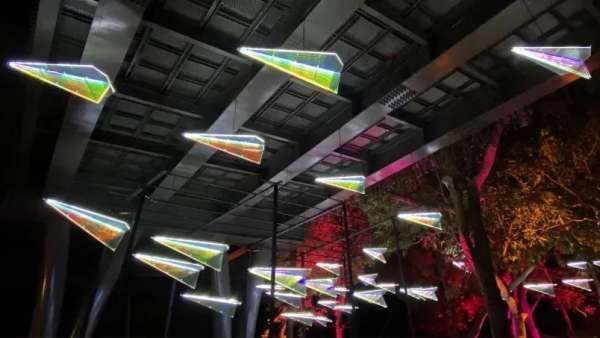 臺灣藝術(shù)會展活動的這個逐夢飛翔裝置喚起了我們童年的記憶