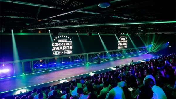 喜力商業(yè)周策劃了一系列交流互動(dòng)展覽活動(dòng)，炫酷派對(duì)活動(dòng)更是嗨翻天