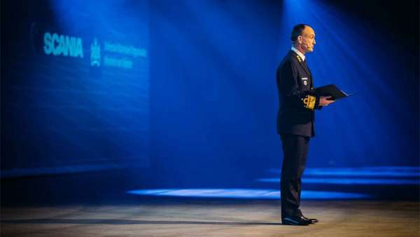 軍用卡車展覽活動策劃的啟動儀式充滿了隆重和神圣，肅然起敬