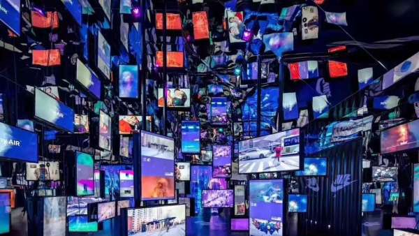 未來感十足的快閃店展覽活動掀起了一場探索創(chuàng)意的實驗風(fēng)