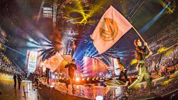 8.5小時的舞臺轉(zhuǎn)換時間就實現(xiàn)了一場驚人的品牌活動策劃，牛??！