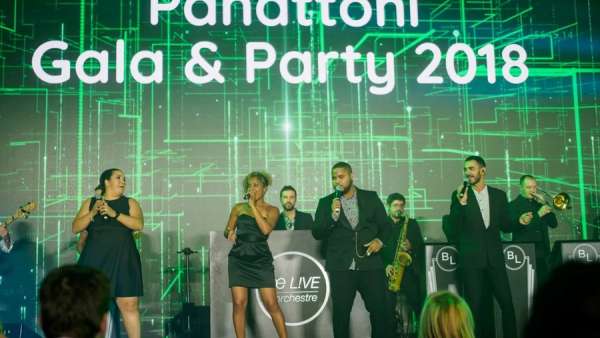 這次的慶典活動策劃明顯更有調(diào)性，在不失質(zhì)感的同時還有調(diào)皮的成分在