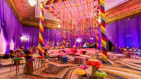 策劃的這次糖果元素主題派對(duì)活動(dòng)，現(xiàn)場(chǎng)的彩色糖果流蘇很給力