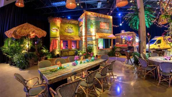 海島風(fēng)的活動現(xiàn)場策劃的內(nèi)容，仿佛到了熱帶的海島綠洲